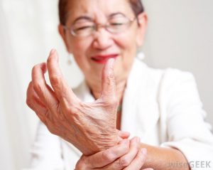 old lady hand pain